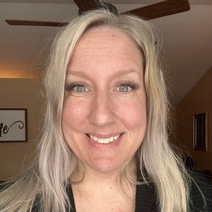 Meet your Posher, Lindsey